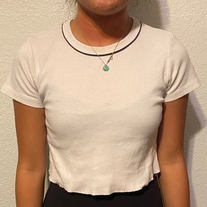 ✨white raw hem crop w black piping🖤